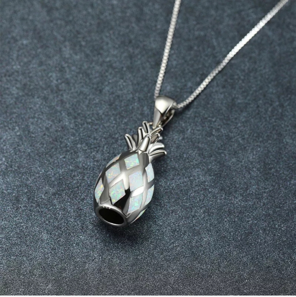 NWT Adjustable 20 - 22" Simulated white opal pineapple necklace